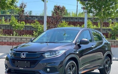 Honda Vezel, 2021 год, 1 600 000 рублей, 3 фотография