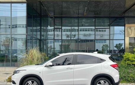 Honda Vezel, 2020 год, 1 570 000 рублей, 3 фотография