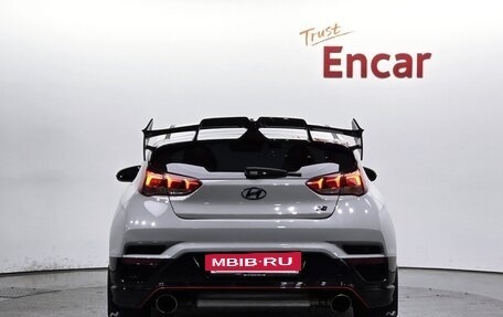 Hyundai Veloster II, 2022 год, 1 732 000 рублей, 4 фотография