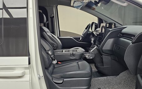 Hyundai Staria, 2021 год, 2 843 000 рублей, 17 фотография