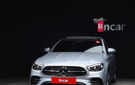 Mercedes-Benz E-Класс, 2021 год, 3 370 000 рублей, 4 фотография