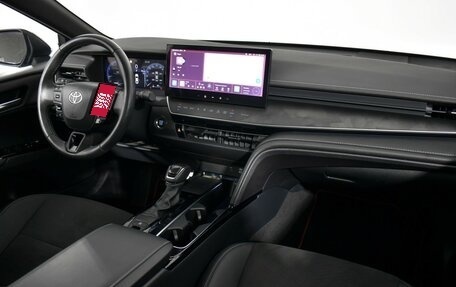 Toyota Camry, 2024 год, 3 690 000 рублей, 10 фотография