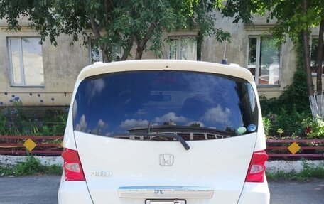 Honda Freed I, 2010 год, 950 000 рублей, 3 фотография
