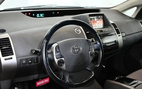 Toyota Prius, 2009 год, 990 000 рублей, 13 фотография