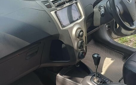 Toyota Vitz, 2009 год, 555 000 рублей, 8 фотография