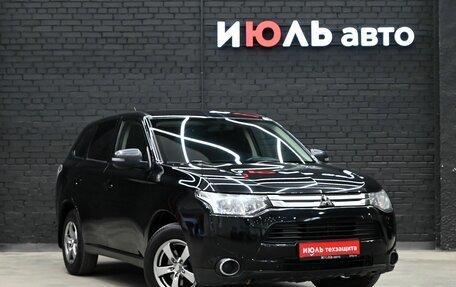 Mitsubishi Outlander III рестайлинг 3, 2014 год, 1 460 000 рублей, 3 фотография