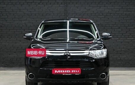 Mitsubishi Outlander III рестайлинг 3, 2014 год, 1 460 000 рублей, 2 фотография