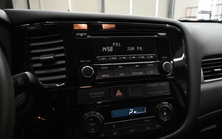 Mitsubishi Outlander III рестайлинг 3, 2014 год, 1 460 000 рублей, 13 фотография
