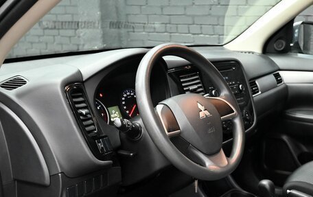Mitsubishi Outlander III рестайлинг 3, 2014 год, 1 460 000 рублей, 14 фотография