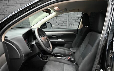 Mitsubishi Outlander III рестайлинг 3, 2014 год, 1 460 000 рублей, 10 фотография