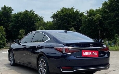 Lexus ES VII, 2022 год, 3 900 000 рублей, 6 фотография