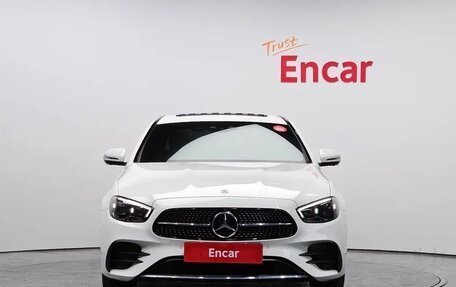 Mercedes-Benz E-Класс, 2022 год, 3 830 000 рублей, 3 фотография