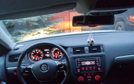 Volkswagen Jetta VI, 2015 год, 1 350 000 рублей, 6 фотография