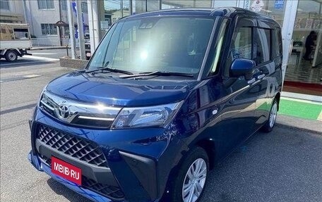 Toyota Roomy I, 2021 год, 800 000 рублей, 1 фотография