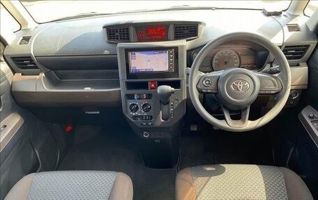 Toyota Roomy I, 2021 год, 800 000 рублей, 22 фотография