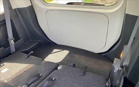 Toyota Roomy I, 2021 год, 800 000 рублей, 21 фотография