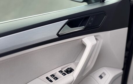Volkswagen Tiguan II, 2017 год, 1 996 000 рублей, 11 фотография