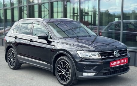 Volkswagen Tiguan II, 2017 год, 1 996 000 рублей, 3 фотография