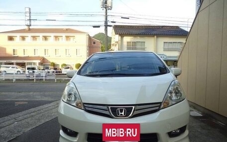 Honda Fit Shuttle I рестайлинг, 2015 год, 730 000 рублей, 2 фотография