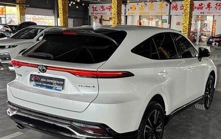 Toyota Venza, 2022 год, 2 810 000 рублей, 6 фотография