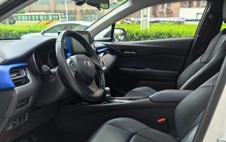 Toyota C-HR I рестайлинг, 2022 год, 1 730 334 рублей, 9 фотография