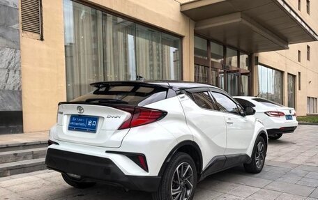 Toyota C-HR I рестайлинг, 2022 год, 1 730 334 рублей, 2 фотография