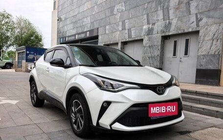 Toyota C-HR I рестайлинг, 2022 год, 1 730 334 рублей, 5 фотография