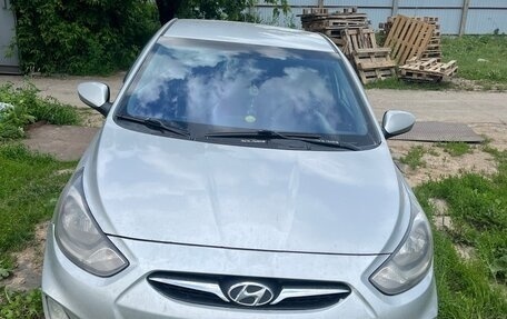 Hyundai Solaris II рестайлинг, 2013 год, 500 000 рублей, 1 фотография