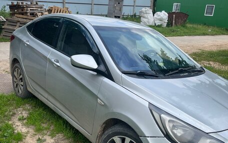 Hyundai Solaris II рестайлинг, 2013 год, 500 000 рублей, 4 фотография