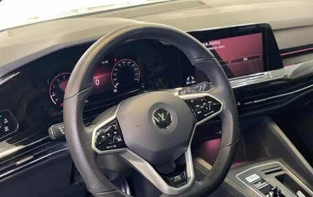 Volkswagen Golf VIII, 2022 год, 1 350 000 рублей, 10 фотография
