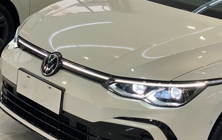 Volkswagen Golf VIII, 2022 год, 1 350 000 рублей, 7 фотография