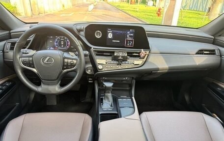 Lexus ES VII, 2022 год, 2 550 000 рублей, 7 фотография