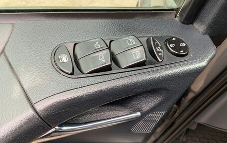 Mercedes-Benz Viano, 2011 год, 1 870 000 рублей, 17 фотография
