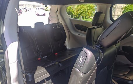 Chrysler Voyager, 2020 год, 2 700 000 рублей, 16 фотография