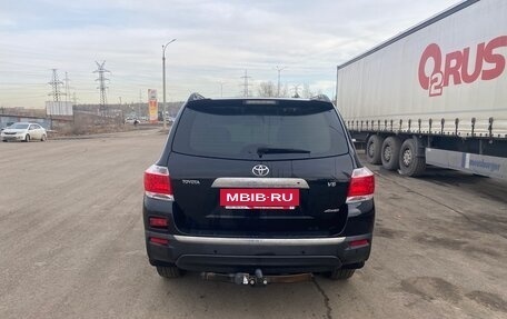 Toyota Highlander III, 2013 год, 1 890 000 рублей, 5 фотография