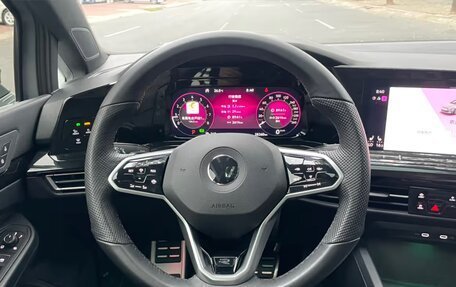 Volkswagen Golf VIII, 2022 год, 1 900 000 рублей, 11 фотография