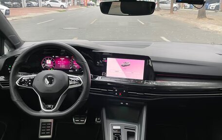Volkswagen Golf VIII, 2022 год, 1 900 000 рублей, 9 фотография