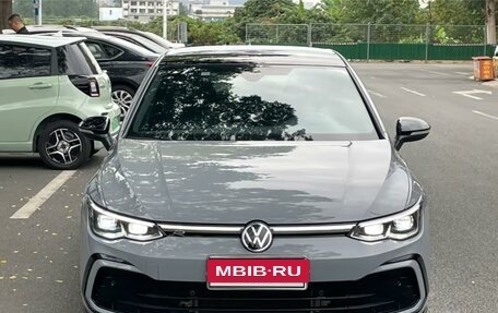 Volkswagen Golf VIII, 2022 год, 1 900 000 рублей, 2 фотография