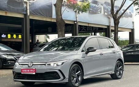 Volkswagen Golf VIII, 2022 год, 1 900 000 рублей, 6 фотография