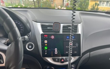 Hyundai Solaris II рестайлинг, 2011 год, 850 000 рублей, 10 фотография