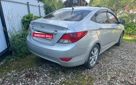 Hyundai Solaris II рестайлинг, 2011 год, 850 000 рублей, 3 фотография