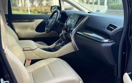 Toyota Vellfire II, 2022 год, 7 600 334 рублей, 9 фотография