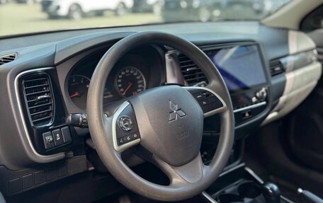 Mitsubishi Outlander III рестайлинг 3, 2021 год, 2 100 000 рублей, 7 фотография