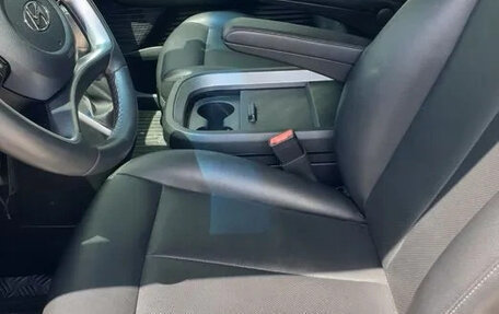 Hyundai Staria, 2022 год, 2 800 000 рублей, 6 фотография