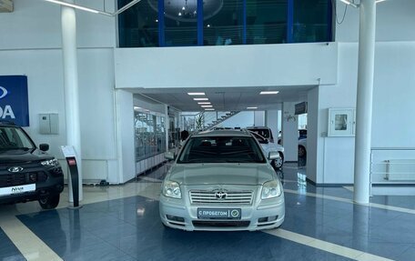 Toyota Avensis III рестайлинг, 2005 год, 699 900 рублей, 3 фотография