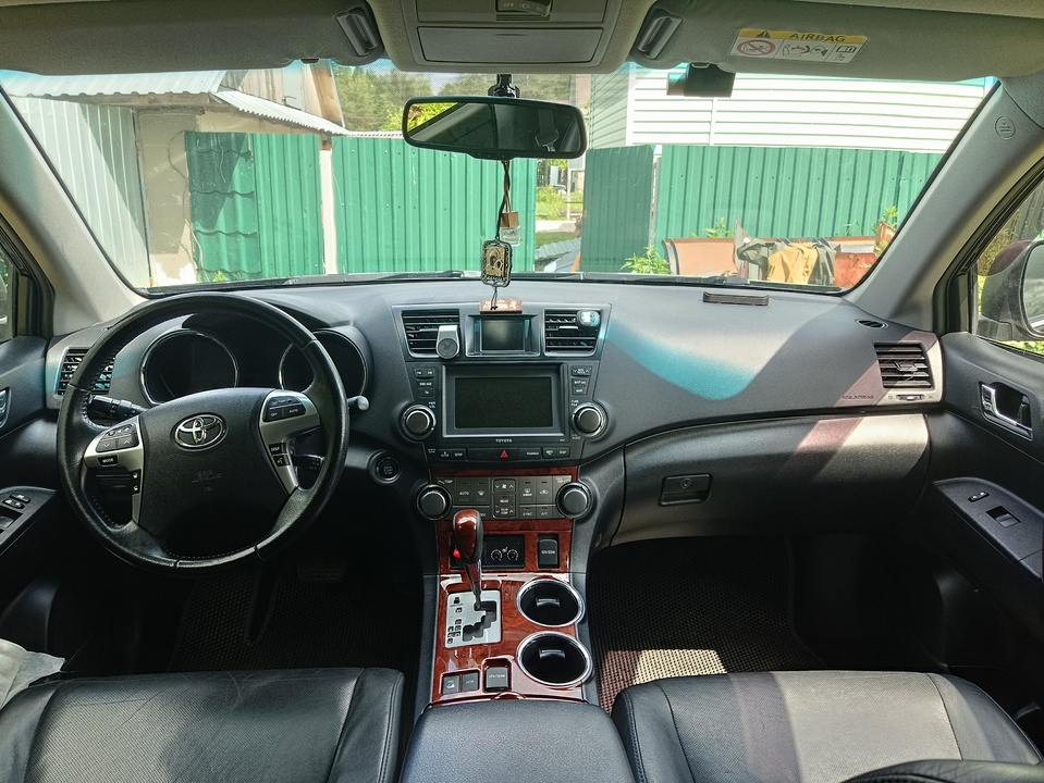Toyota Highlander II рестайлинг, 2013 год, 2 200 000 рублей, 6 фотография