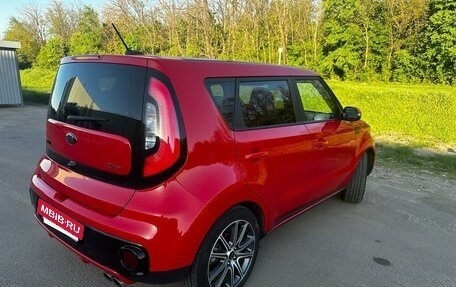 KIA Soul II рестайлинг, 2018 год, 1 920 000 рублей, 5 фотография