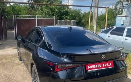 Lexus IS III, 2020 год, 3 200 000 рублей, 3 фотография