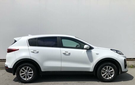KIA Sportage IV рестайлинг, 2018 год, 1 880 000 рублей, 8 фотография