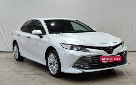 Toyota Camry, 2019 год, 3 100 000 рублей, 3 фотография